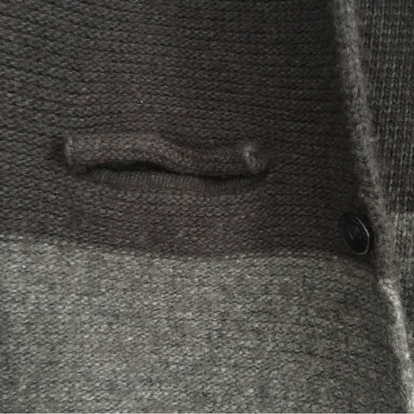 Women’s Cozy Two Tone  Grey Wool Blend Button Up Cardigan Sweater Size Large - Picture 8 of 10
